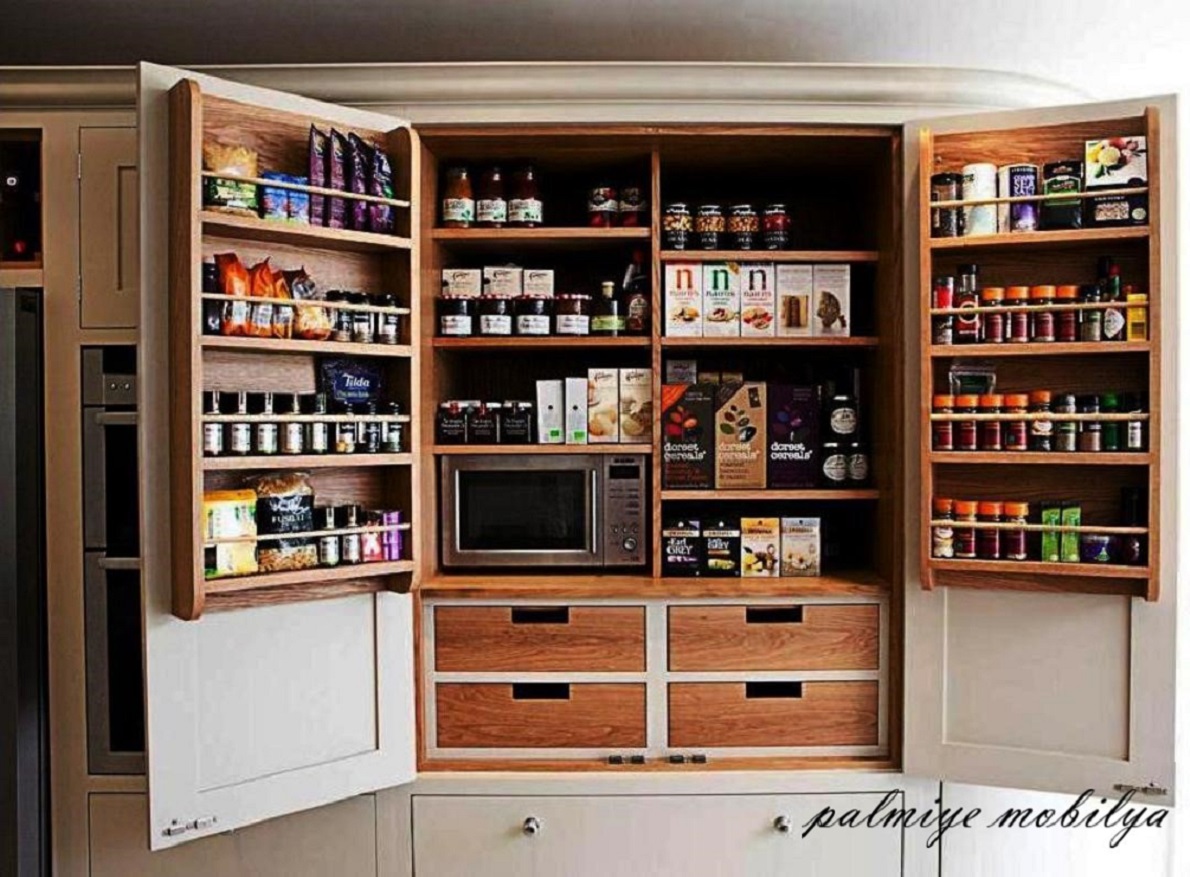 Полка дверь кухни. Шкафчики для кухни. Оригинальные шкафы для кухни. Хранение в кухонных шкафах. Хранение на кухне в шкафах.